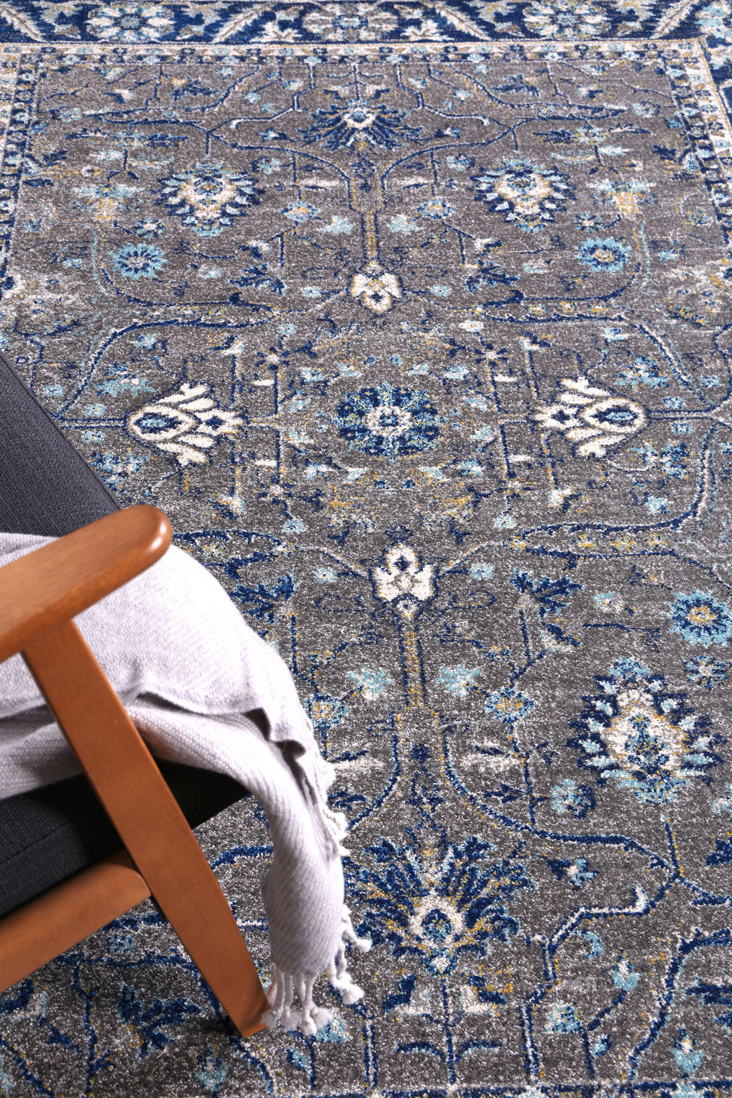Exquisite Royale Blue Rug