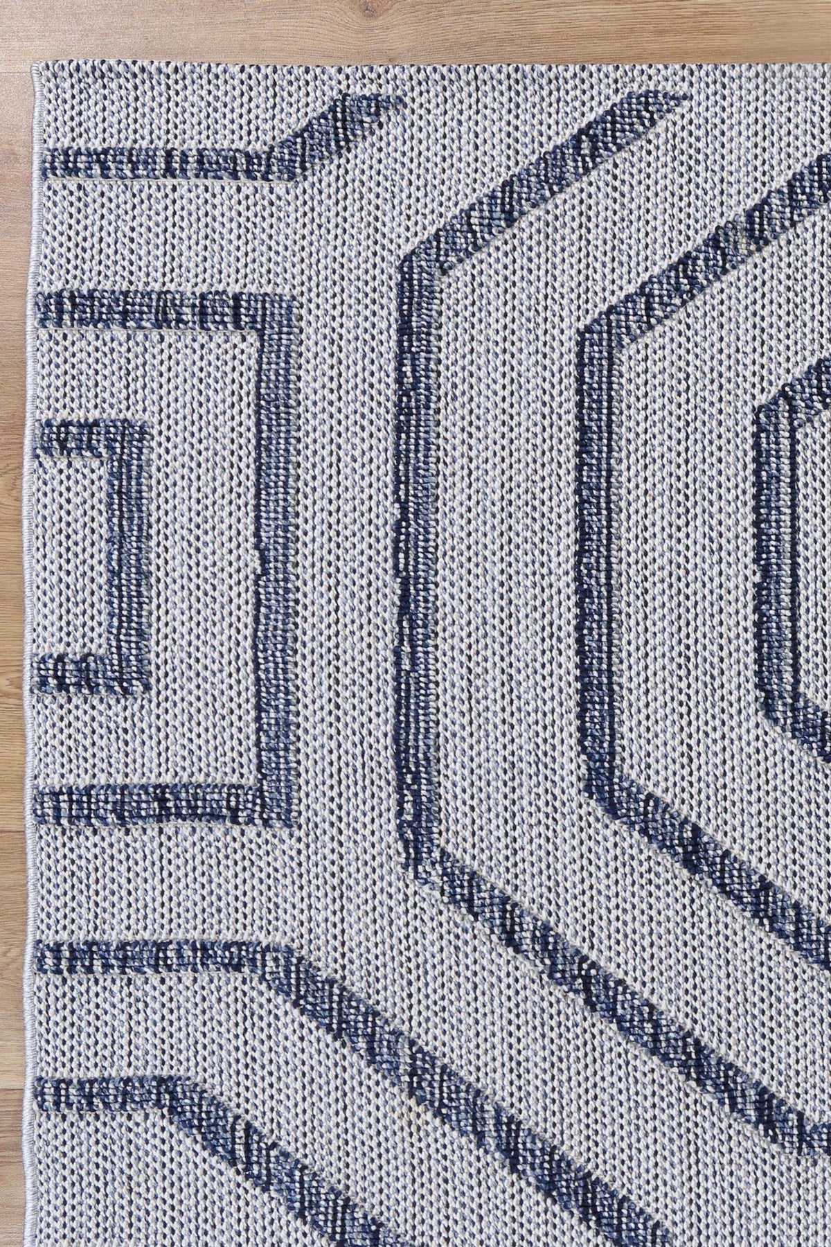 Liro Hale Charcoal Geometric Flatweave Rug