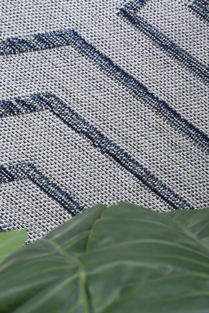 Liro Hale Charcoal Geometric Flatweave Rug